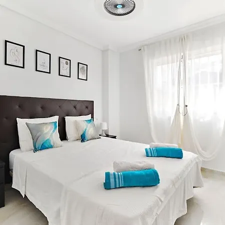 Gorgeous La Sal 100m דירה טורבייחה