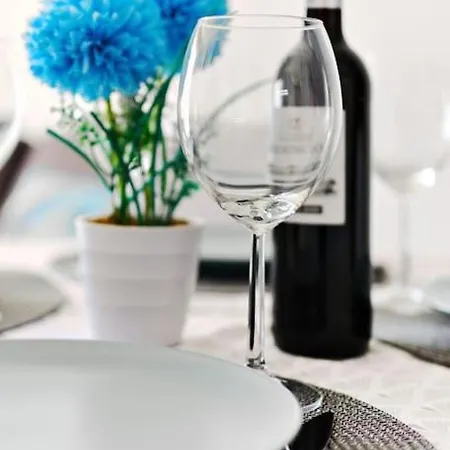 Апартаменты Gorgeous La Sal 100m Торевьиа