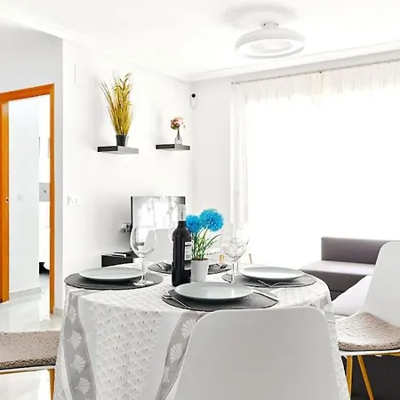 Апартаменты Gorgeous La Sal 100m Торевьиа